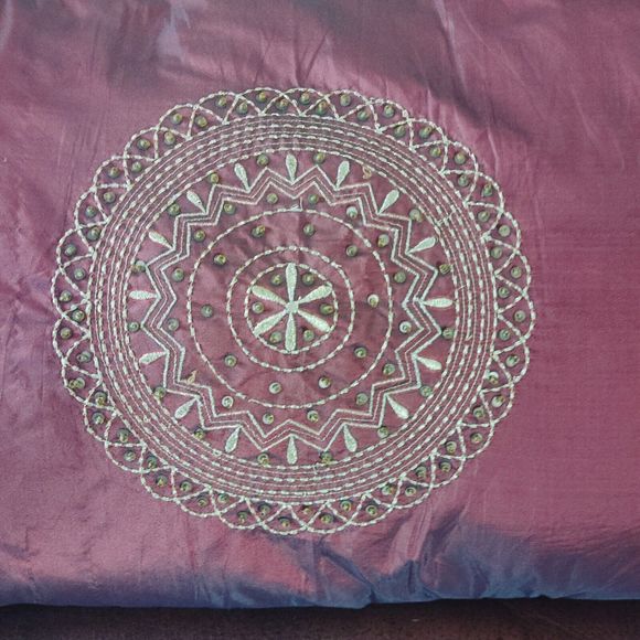 Burgundy Decorative Medallion Pillow 12 X 18 Tassels Global Made In India - Picture 3 of 4